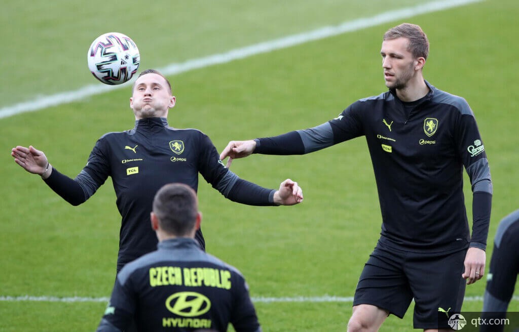 但也孕育着 但也孕育着