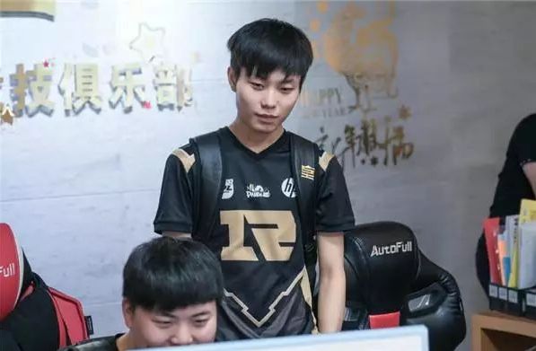 揽下比赛胜 揽下比赛胜