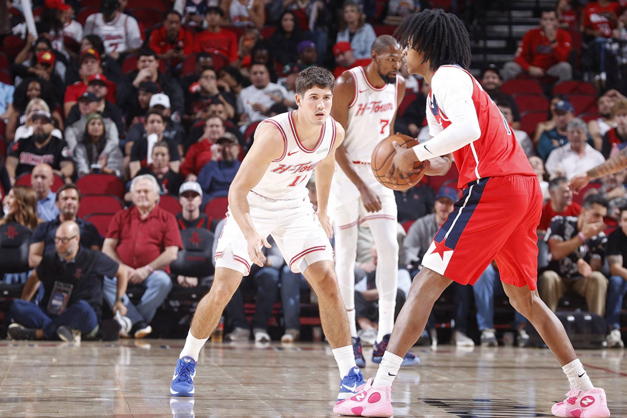 一是更严格 一是更严格